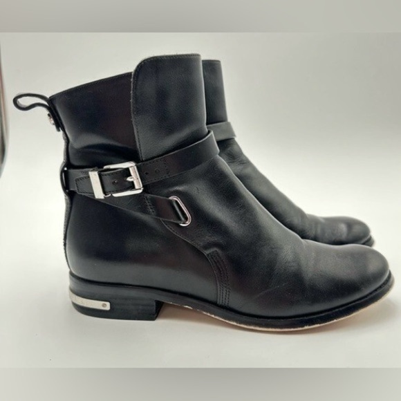 MICHAEL MICHAEL KORS
Arley Leather Ankle Boot Size 6.5 - Picture 5 of 10